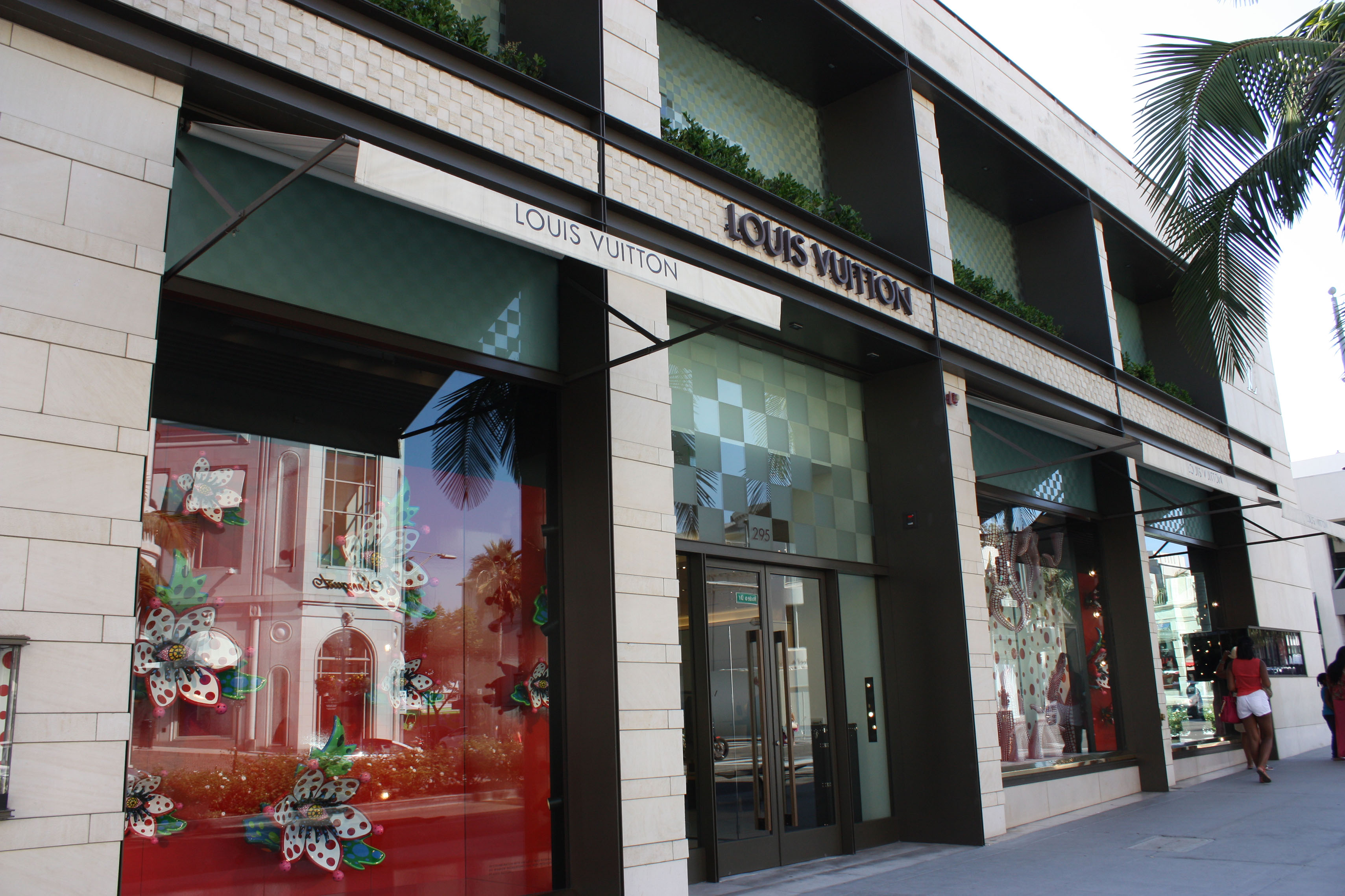 Louis Vuitton's Rodeo Drive renovation a mix of classic and cool